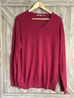UNIQLO Extra Fine Merino Wool V-Neck Sweater Berry Pink Red Medium